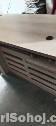 অফিস টেবিল বিক্রয় হবে